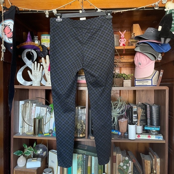 Old Navy black, green and blue checkered Stevie Pant sz medium - Picture 5 of 7